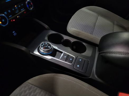 Used 2022 Ford Escape SE w/ Cold Weather Package image 26