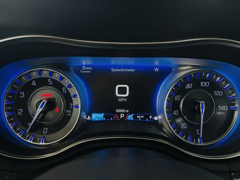 Used 2016 Chrysler 300 C AWD/4WD image 43