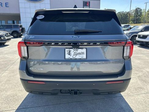New 2026 Ford Explorer Active RWD image 6