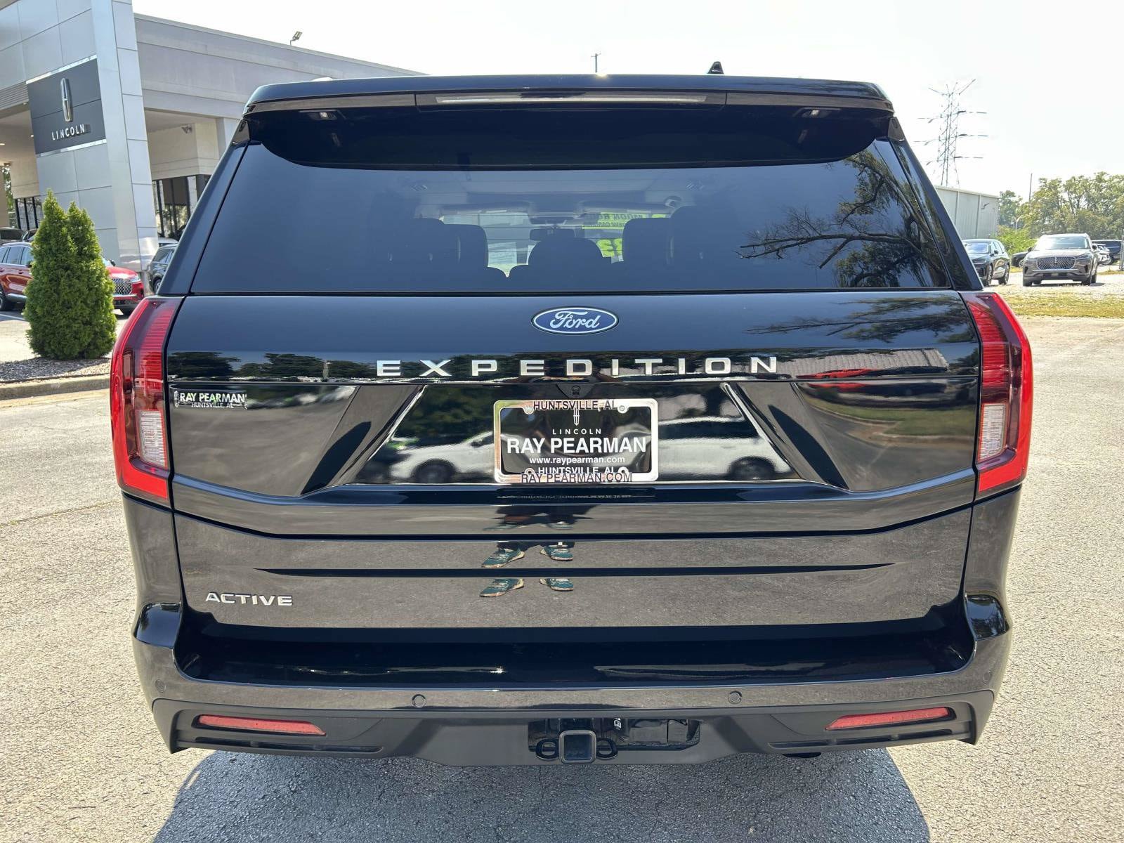 Used 2025 Ford Expedition Active RWD image 7