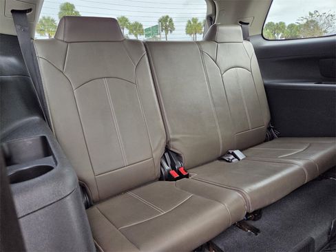 Used 2016 GMC Acadia SLT image 31