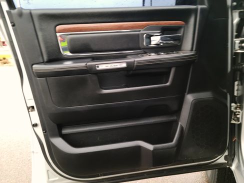 Used 2018 RAM 2500 Laramie image 8