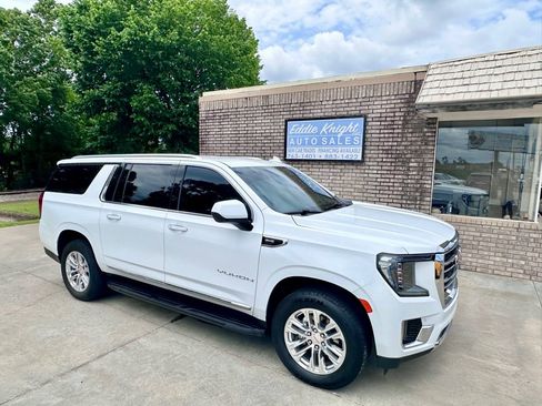 Used 2021 GMC Yukon XL SLT RWD image 1