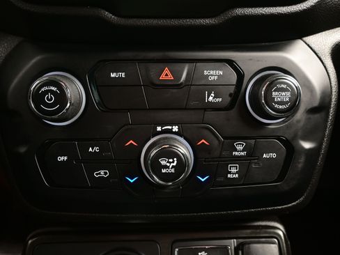 Used 2022 Jeep Renegade Latitude AWD/4WD image 21