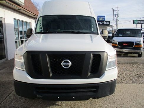 Used 2021 Nissan NV 2500 SV image 2