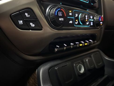 Used 2019 GMC Sierra 3500 Denali w/ Duramax Plus Package image 13