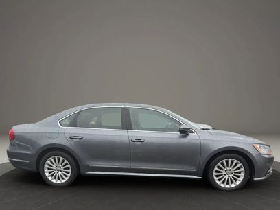 Used 2017 Volkswagen Passat 1.8T SE