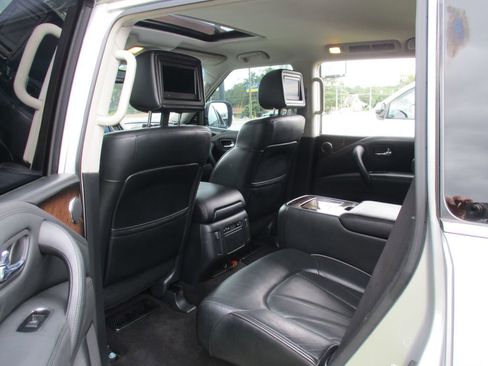 Used 2012 INFINITI QX56 4WD w/ Deluxe Touring Pkg image 18