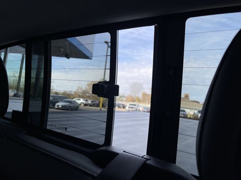 Used 2021 Chevrolet Colorado Z71 w/ Safety Package image 37