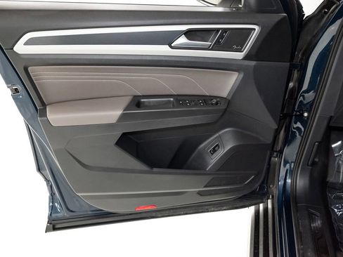 Used 2023 Volkswagen Atlas SEL Premium image 9