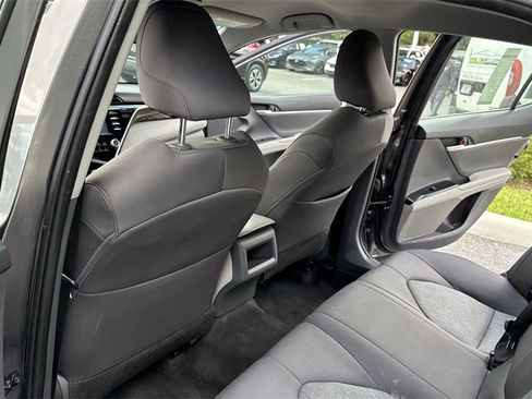 Used 2018 Toyota Camry L image 35