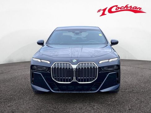 Used 2025 BMW 740i xDrive w/ Premium Package AWD/4WD image 12