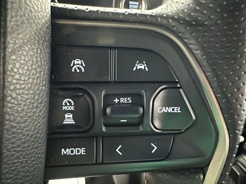 Used 2025 Toyota 4Runner SR5 AWD/4WD image 20