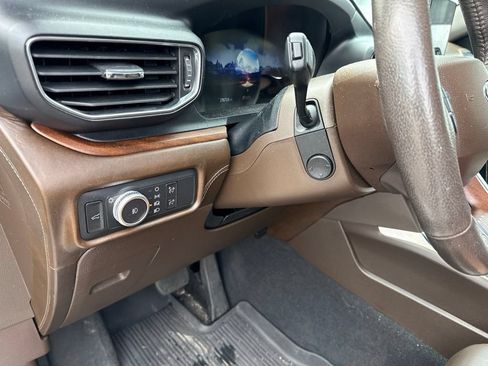 Used 2022 Ford Explorer King Ranch w/ Class IV Trailer Tow Package RWD image 10