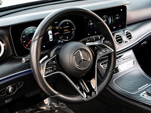 Used 2022 Mercedes-Benz E 350 Sedan image 15