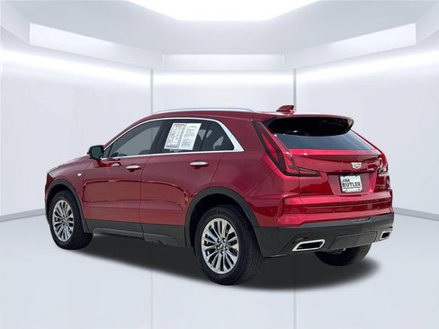 Used 2024 Cadillac XT4 Premium Luxury w/ Active Safety Package FWD image 5