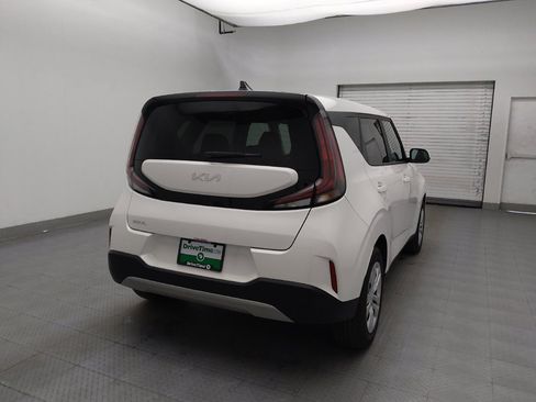 Used 2025 Kia Soul LX FWD image 7
