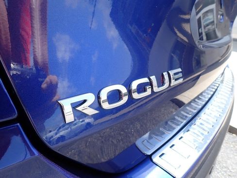 Used 2019 Nissan Rogue SV AWD/4WD image 4