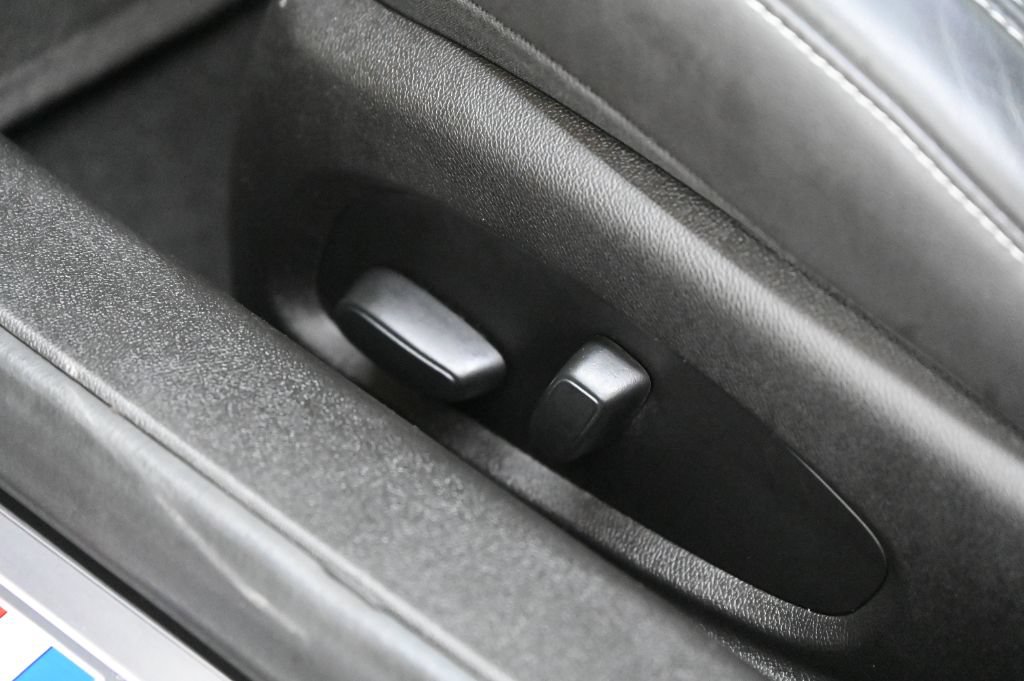 Used 2018 Chevrolet Camaro SS RWD image 20