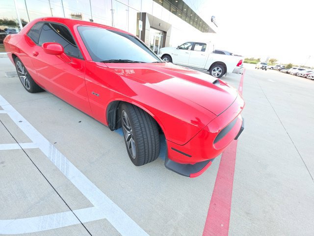 Used 2023 Dodge Challenger R/T RWD image 2
