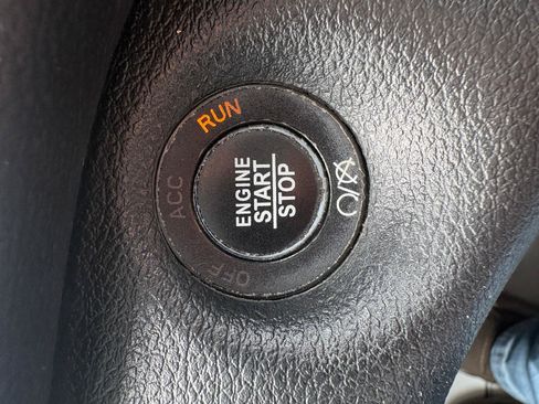 Used 2020 Jeep Cherokee Limited AWD/4WD image 23