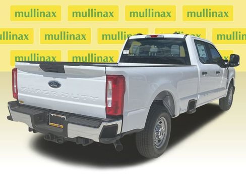 New 2026 Ford F250 XL w/ XL Chrome Package RWD image 4