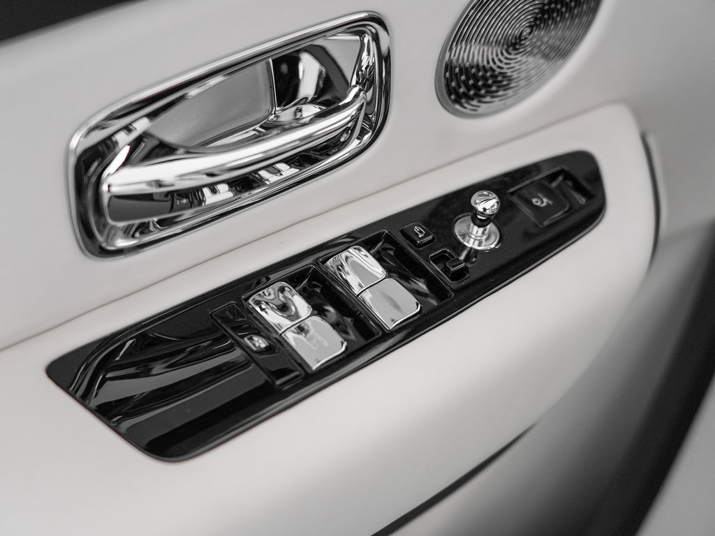 Used 2019 Rolls-Royce Cullinan AWD/4WD image 13
