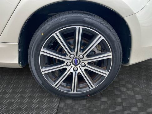 Used 2018 Volvo S60 T5 Inscription image 33