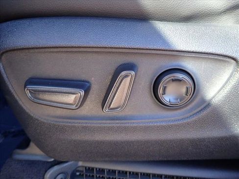 Used 2023 Toyota Sienna XSE image 13