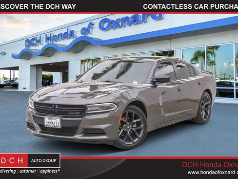 Used 2019 Dodge Charger SXT w/ Blacktop Package RWD image 1