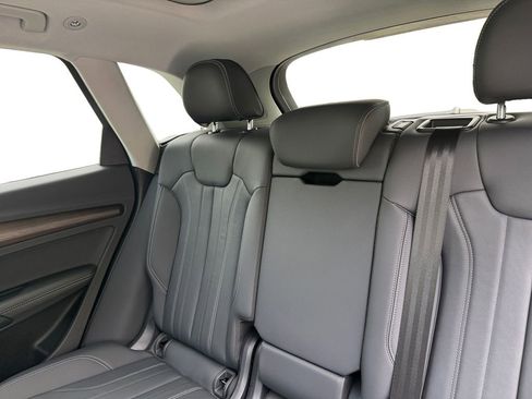 Used 2024 Audi Q5 2.0T Premium Plus image 13