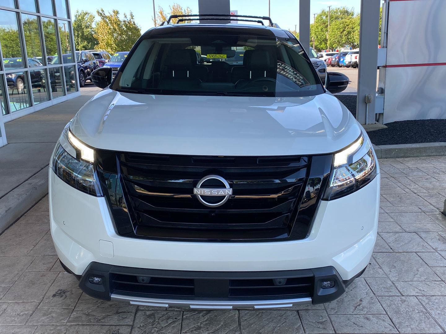 Certified 2024 Nissan Pathfinder SL w/ SL Premium Package AWD/4WD image 2
