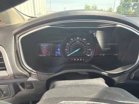 Used 2020 Ford Fusion SE FWD image 15