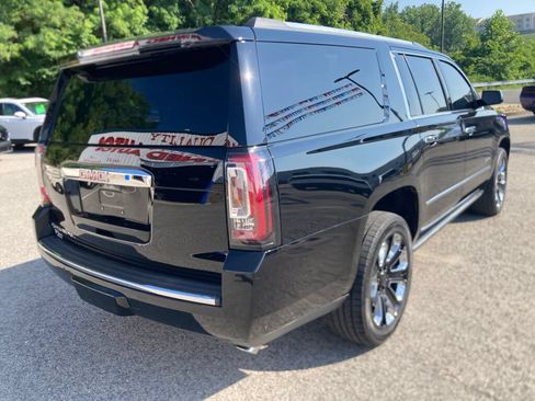 Used 2019 GMC Yukon XL Denali w/ Denali Ultimate Package AWD/4WD image 7
