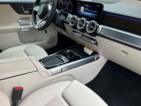 Certified 2025 Mercedes-Benz GLB 250 image 15