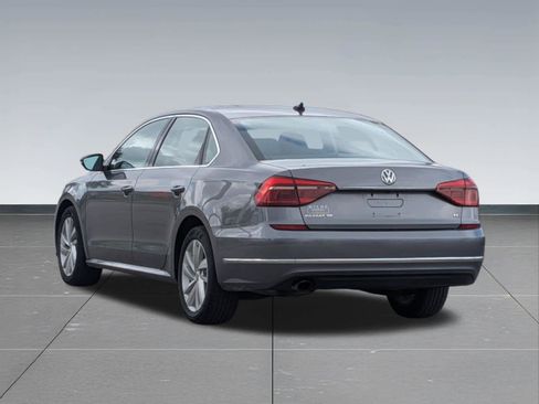 Used 2018 Volkswagen Passat 2.0T SE FWD image 4