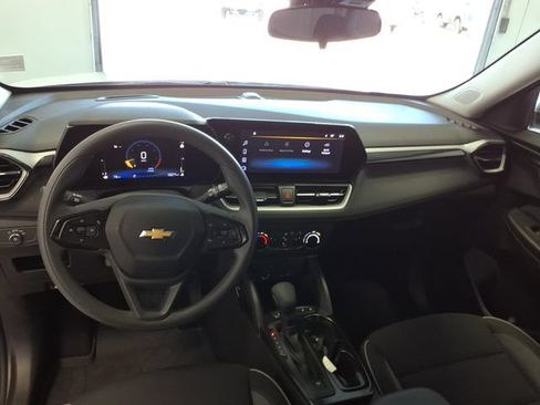 Used 2026 Chevrolet TrailBlazer LS FWD image 13