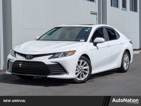 Used 2024 Toyota Camry LE w/ Convenience Package FWD image 1