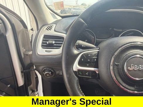 Used 2020 Jeep Compass Latitude w/ Cold Weather Group AWD/4WD image 17