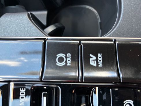 New 2025 Toyota Crown Signia image 40