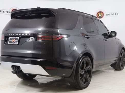 Used 2023 Land Rover Discovery Metropolitan Edition image 3