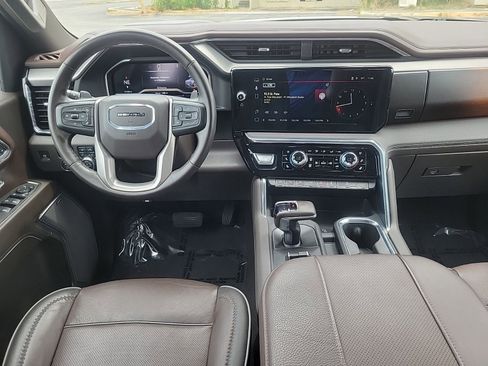 Used 2025 GMC Sierra 1500 Denali w/ Denali Reserve Package AWD/4WD image 19