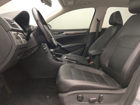 Used 2018 Volkswagen Passat 2.0T SE w/ SE Lighting Package image 17