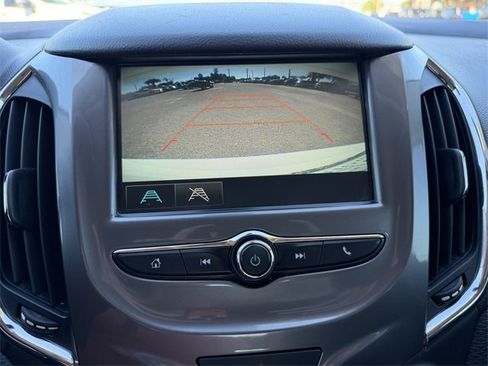 Used 2018 Chevrolet Cruze LT w/ Convenience Package image 23