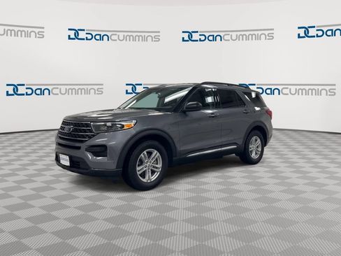 Used 2023 Ford Explorer XLT AWD/4WD image 4