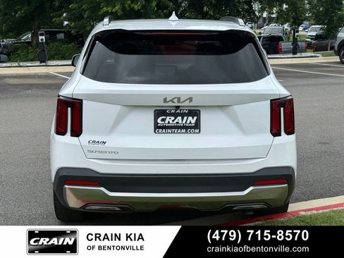 Certified 2025 Kia Sorento SX FWD image 6
