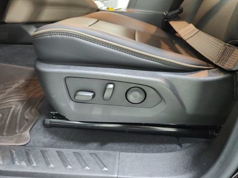 Used 2025 GMC Canyon Denali AWD/4WD image 20