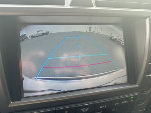 Used 2014 Lexus GX 460 image 35