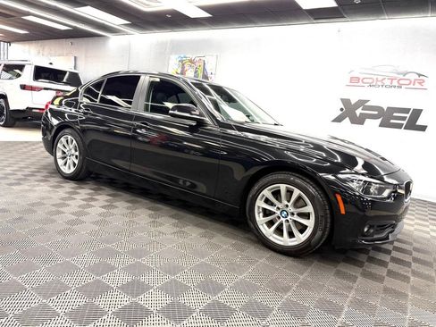 Used 2018 BMW 320i Sedan RWD image 2