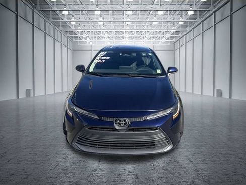 Used 2023 Toyota Corolla LE FWD image 4